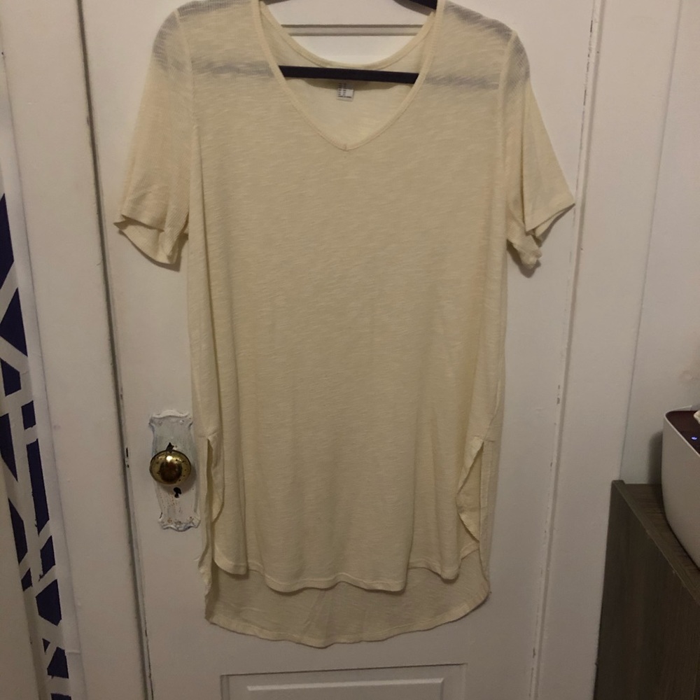 Ribbed off white colored tee